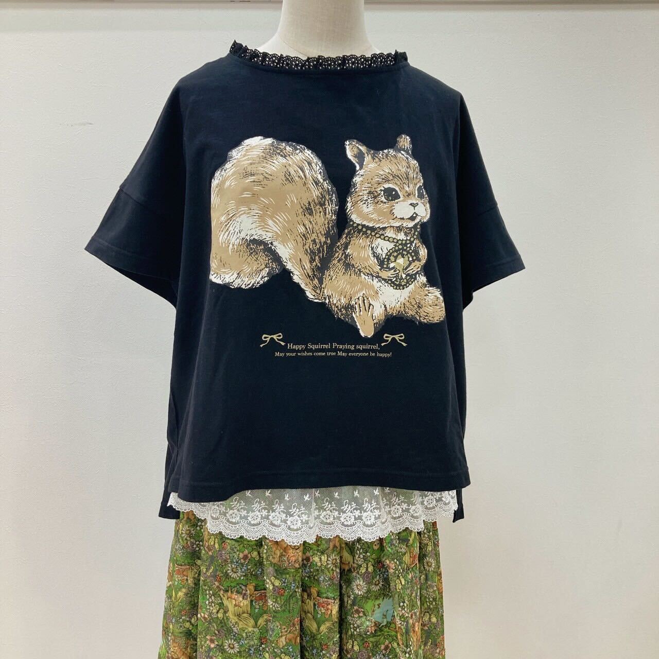 yukiemon | おいのりリス変形Tシャツ【4185110】