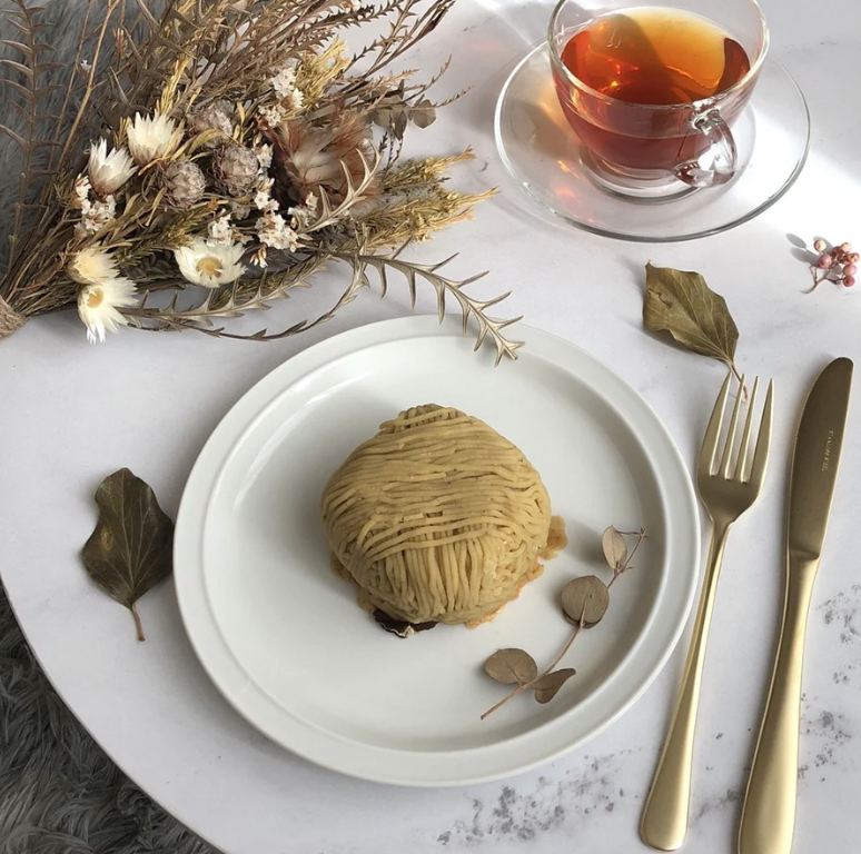 フランス料理トルテュ | 笑っちゃうほど美味しいモンブラン（通常お一人様用サイズ）